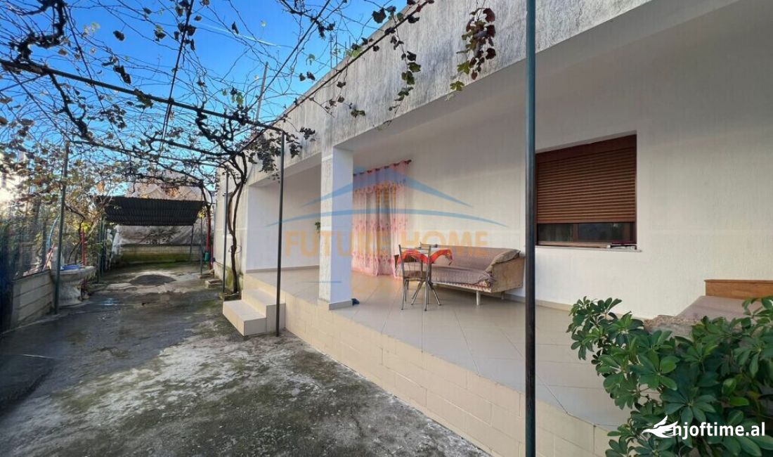 Casa privata/Indipendente in vendita a Lushnja 2+1, Arredato