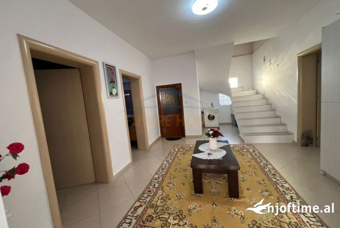 Casa privata/Indipendente in vendita a Lushnja 2+1, Arredato