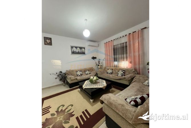 Casa privata/Indipendente in vendita a Lushnja 2+1, Arredato