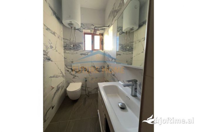 Casa privata/Indipendente in vendita a Lushnja 2+1, Arredato