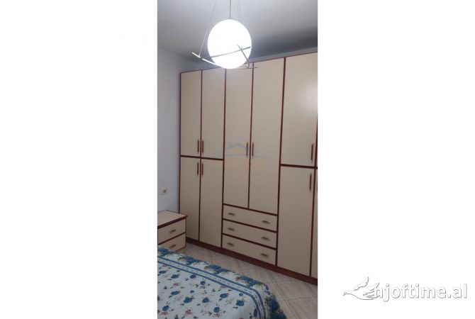 Shtepi me qera Apartament ne Durres, 1+1, Mobilimi E mobiluar, Pagesa 300  Euro.