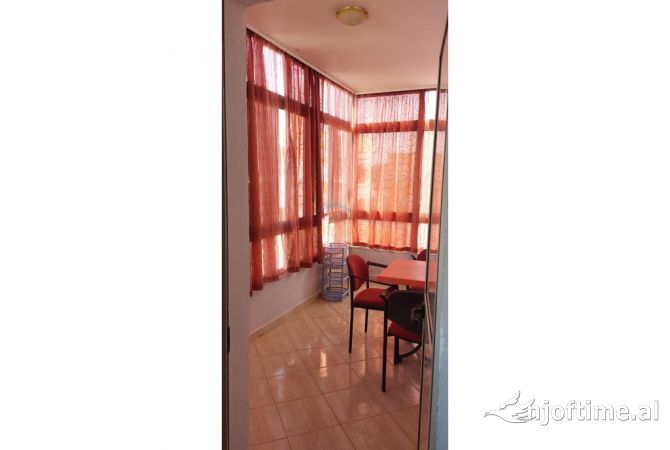 Shtepi me qera Apartament ne Durres, 1+1, Mobilimi E mobiluar, Pagesa 300  Euro.