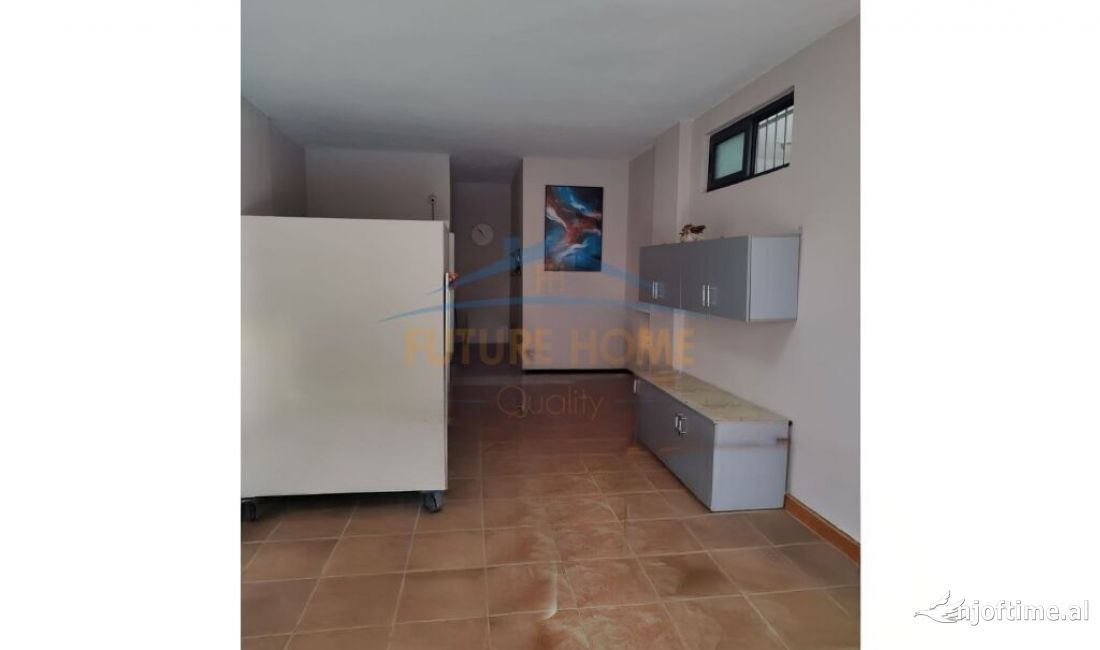 Shitet, Ambjent Biznesi, Plazh Hekurudha, Durres