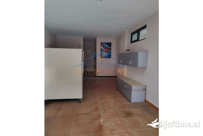 Ambient biznesi ne shitje 1+1 ne Durres - 65,000 Euro