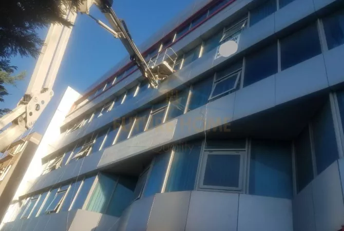 Shitet, Godine, Galaktiku, Durres