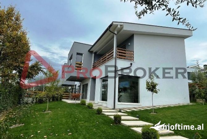 Truall ose Toke ne Tirane - 650,000 Euro