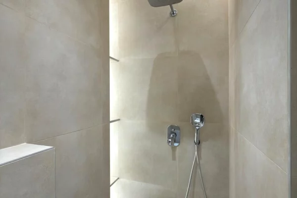 Shtepi ne shitje Apartament ne Tirane, Garsoniere, Mobilimi E mobiluar, Pagesa 100,000  Euro.