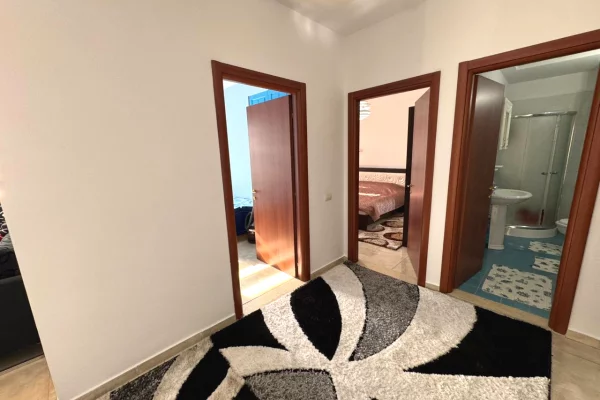 Shtepi me qera Apartament ne Tirane, 2+1, Mobilimi E mobiluar, Pagesa 600  Euro.