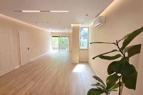 Ambient biznesi me qera 3+1 ne Tirane - 2,800 Euro