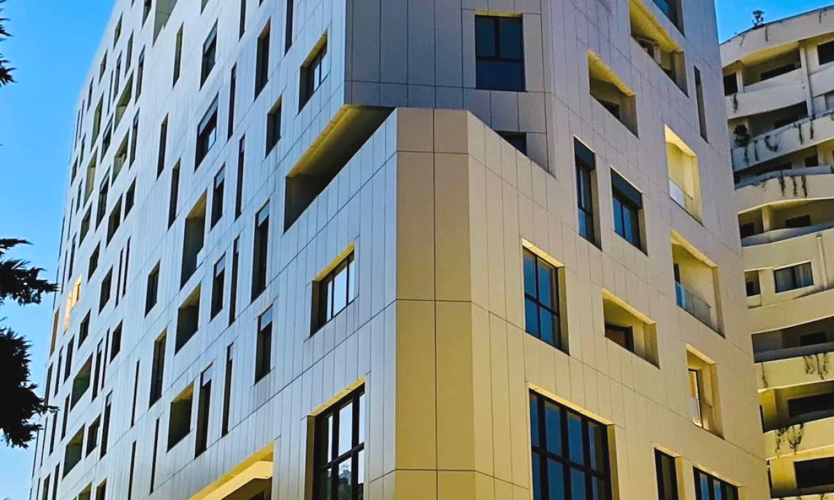 Shtepi ne shitje Apartament ne Tirane, 1+1, Mobilimi Bosh, pa mobiluar, Pagesa 158,000  Euro.