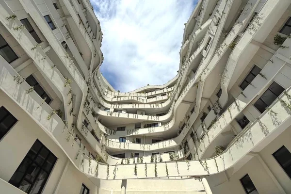 Shtepi ne shitje Apartament ne Tirane, 1+1, Mobilimi Bosh, pa mobiluar, Pagesa 158,000  Euro.