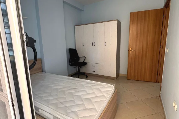 Shtepi me qera Apartament ne Tirane, 2+1, Mobilimi E mobiluar, Pagesa 65,000  Leke.