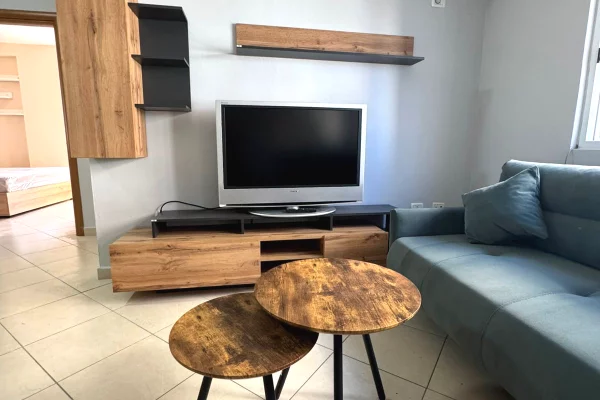 Shtepi me qera Apartament ne Tirane, 2+1, Mobilimi E mobiluar, Pagesa 65,000  Leke.