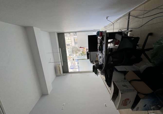 Ambient biznesi me qera 1+1 ne Tirane - 25,000 Leke