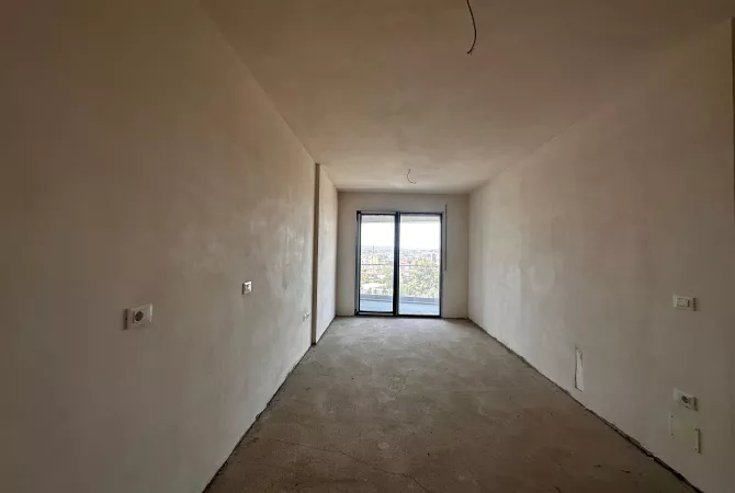 Shtepi ne shitje Apartament ne Tirane, 1+1, Mobilimi Bosh, pa mobiluar, Pagesa 130,000  Euro.