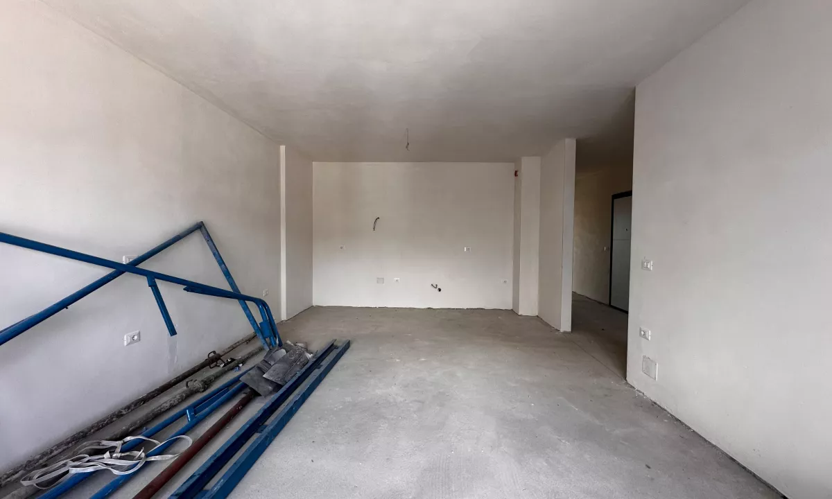 Shtepi ne shitje Apartament ne Tirane, 2+1, Mobilimi Bosh, pa mobiluar, Pagesa 177,500  Euro.