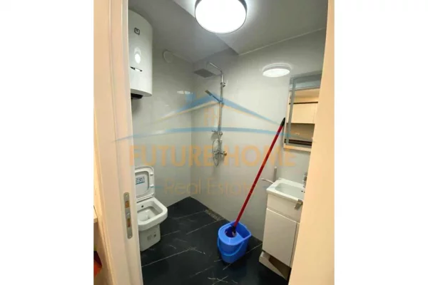 Shtepi ne shitje Apartament ne Tirane, Garsoniere, Mobilimi E mobiluar, Pagesa 115,000  Euro.