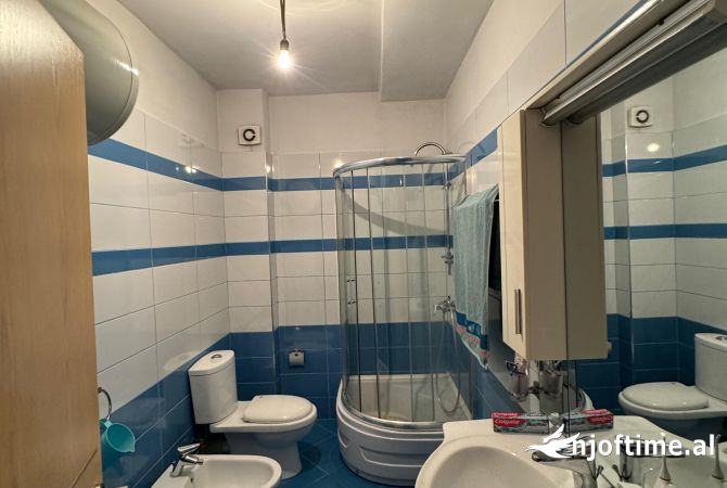 Tirane, shitet apartament 2+1+Ballkon Kati 2, 106 m²