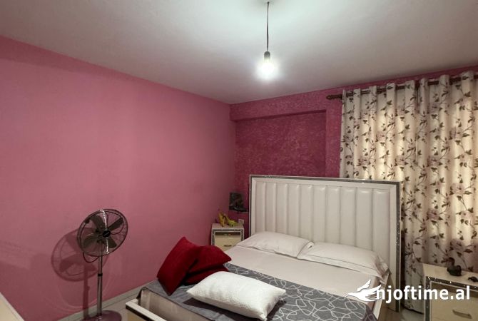 Appartamento in vendita a Tirana 2+1, Arredato