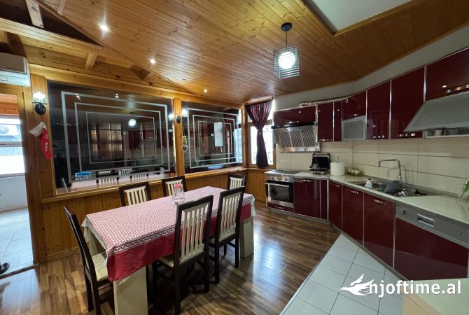 Appartamento in vendita a Tirana 2+1, Arredato