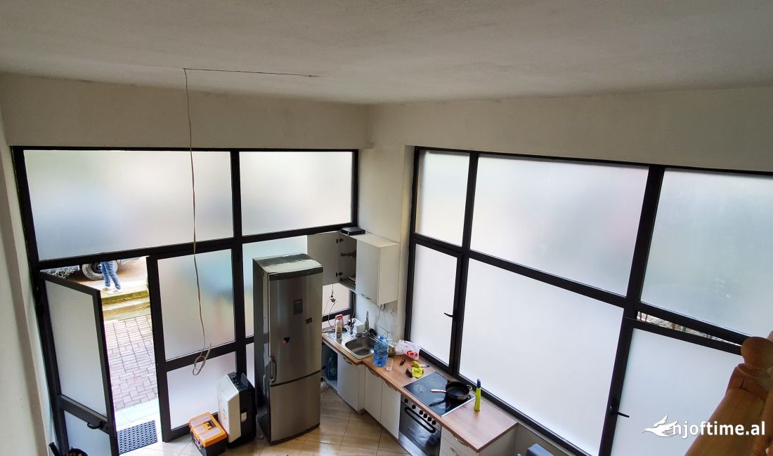 Tirane, shitet dyqan i konvertuar ne shtepi , Kati 0, 38 m2 65.000 Euro