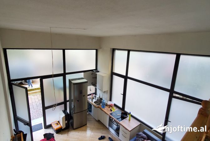 Ambiente Commerciale in Vendita 1+1 a Tirana - 65,000 Euro