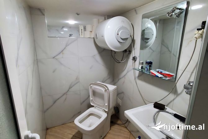 Tirane, shitet dyqan i konvertuar ne shtepi , Kati 0, 38 m2 65.000 Euro