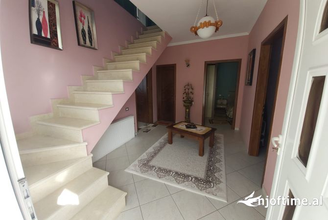 Casa privata/Indipendente in vendita a Koriza 5+1, Arredato