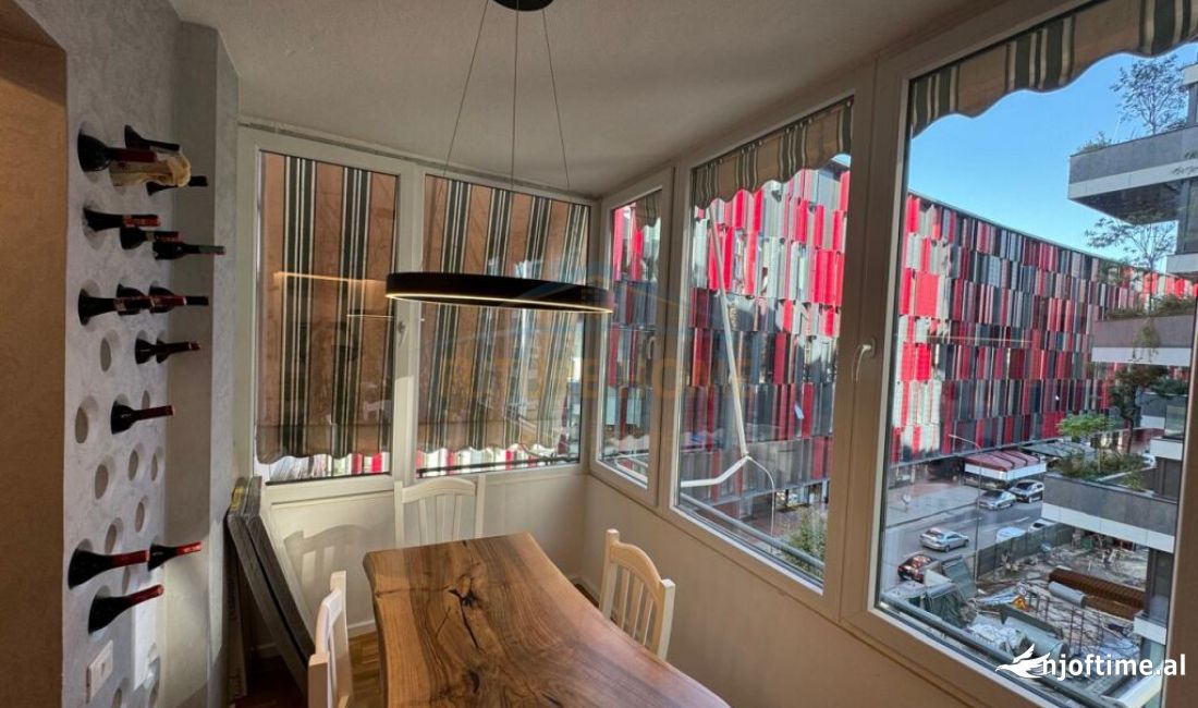 Shtepi ne shitje Apartament ne Tirane, 2+1, Mobilimi E mobiluar, Pagesa 455,000  Euro.