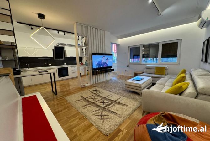 Shtepi ne shitje Apartament ne Tirane, 2+1, Mobilimi E mobiluar, Pagesa 455,000  Euro.