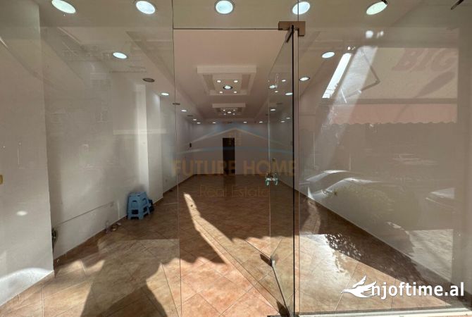 Shitet ambjent 50m2 Rruga e kavajes ( e len me qera 1700€ neto posta shqiptare )