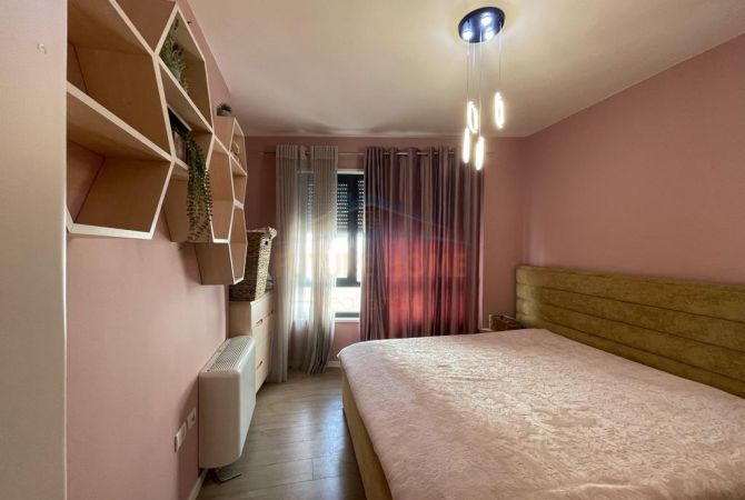 Shtepi ne shitje Apartament ne Tirane, 2+1, Mobilimi E mobiluar, Pagesa 210,000  Euro.