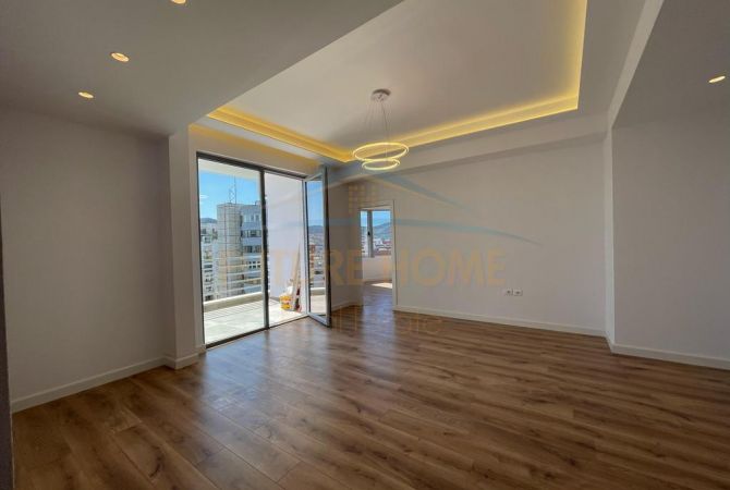 Shitet apartament 2+1+2 , rruga e kavajes perball kompleksit delijorgji 