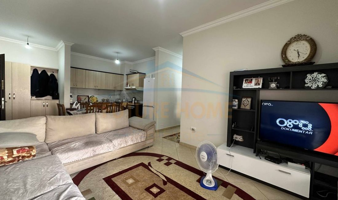 Shtepi ne shitje Apartament ne Tirane, 2+1, Mobilimi Bosh, pa mobiluar, Pagesa 115,000  Euro.