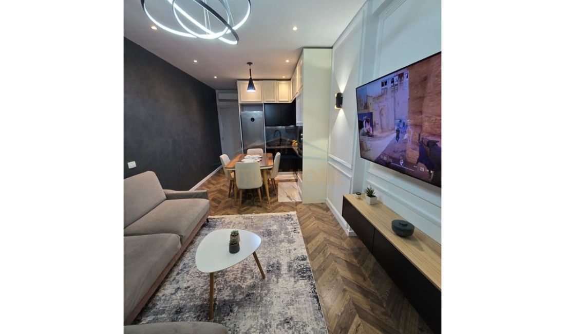 Shtepi ne shitje Apartament ne Tirane, 2+1, Mobilimi E mobiluar, Pagesa 180,000  Euro.