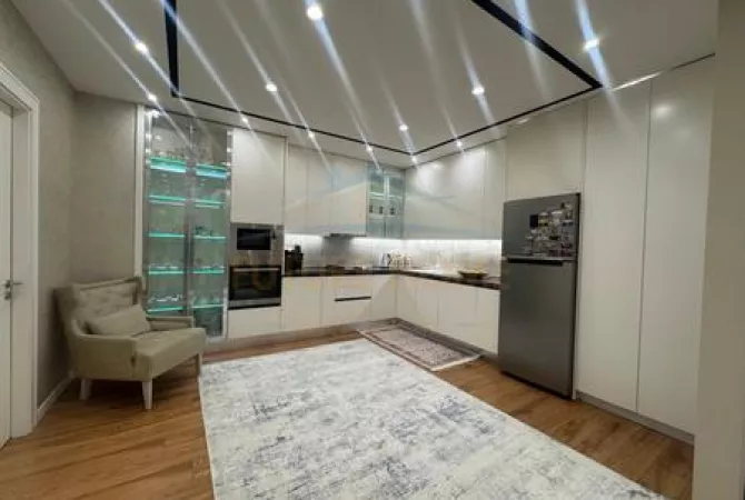 Shtepi ne shitje Apartament ne Tirane, 3+1, Mobilimi E mobiluar, Pagesa 250,000  Euro.