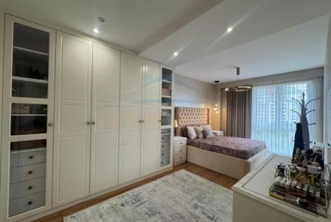 Shtepi ne shitje Apartament ne Tirane, 3+1, Mobilimi E mobiluar, Pagesa 250,000  Euro.