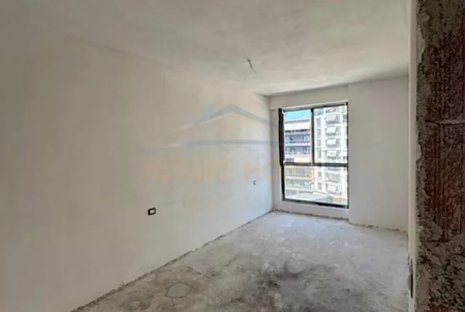 Shtepi ne shitje Apartament ne Tirane, 1+1, Mobilimi Bosh, pa mobiluar, Pagesa 122,000  Euro.