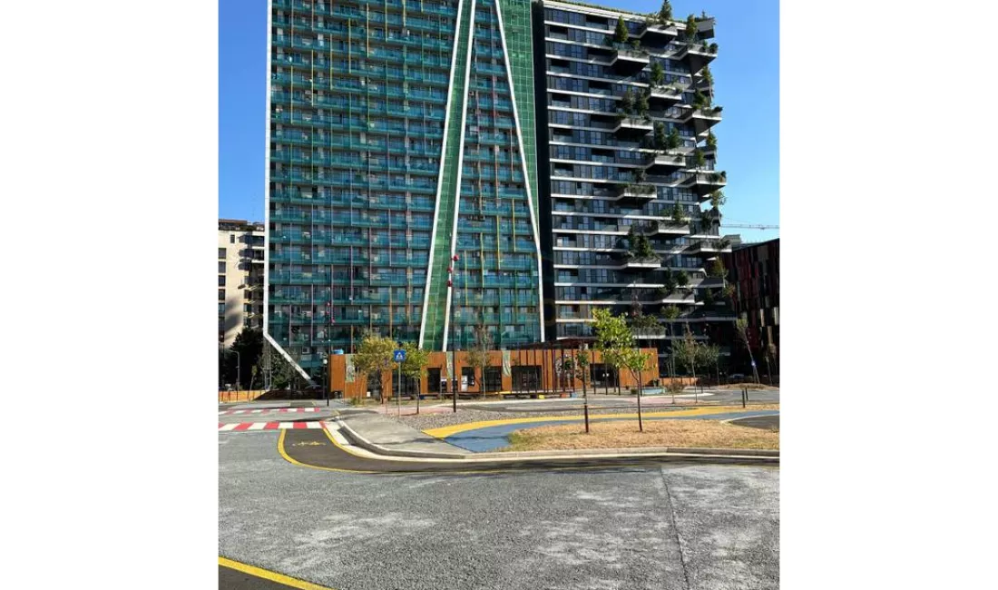 Shtepi ne shitje Apartament ne Tirane, 2+1, Mobilimi E mobiluar, Pagesa 455,000  Euro.