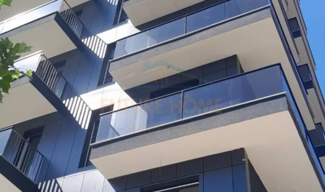 Shtepi ne shitje Apartament ne Tirane, 2+1, Mobilimi Bosh, pa mobiluar, Pagesa 158,000  Euro.