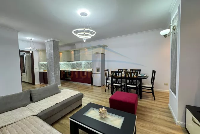 Shtepi ne shitje Apartament ne Tirane, 2+1, Mobilimi E mobiluar, Pagesa 147,000  Euro.