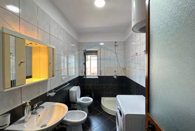 Shtepi ne shitje Apartament ne Tirane, 2+1, Mobilimi E mobiluar, Pagesa 147,000  Euro.