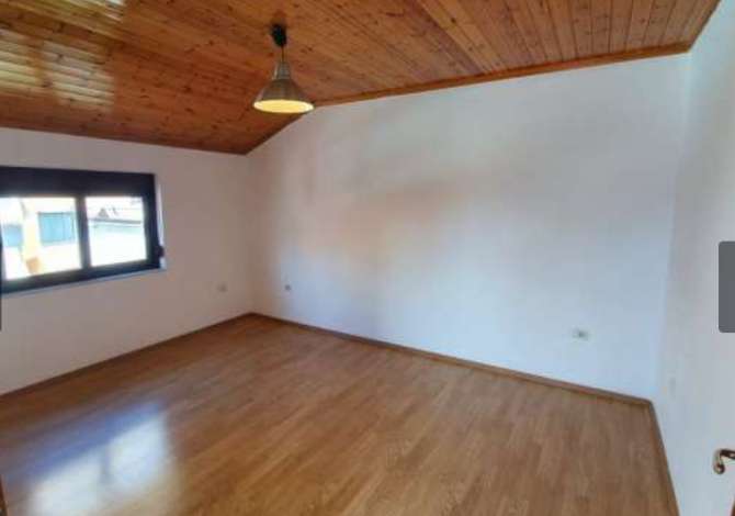 Ambiente Commerciale in Affitto 3+1 a Tirana - 1,000 Euro