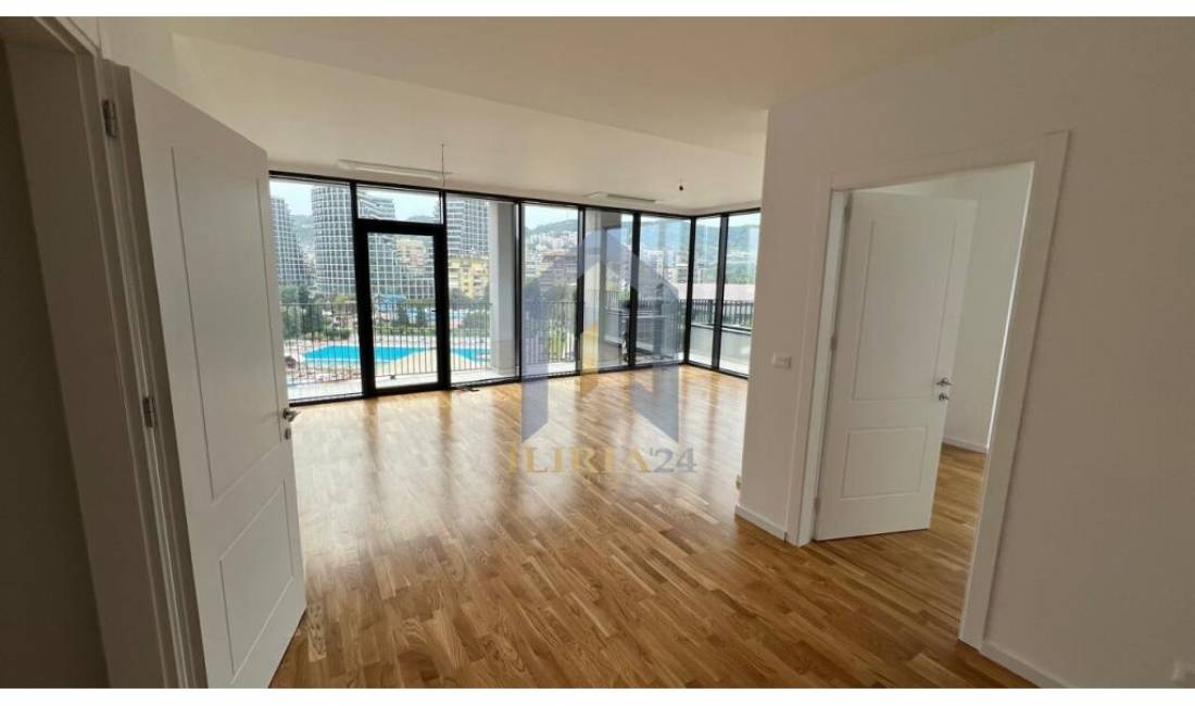 Apartament 3+1me qira tek “Komuna e Parisit”