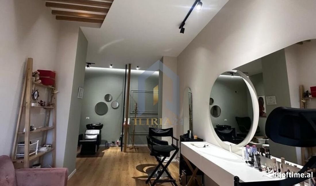 Dyqan me qira tek "21 Dhjetori"