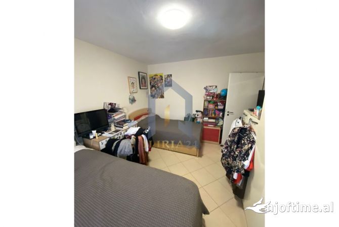 Shtepi ne shitje Apartament ne Tirane, 1+1, Mobilimi E mobiluar, Pagesa 92,000  Euro.