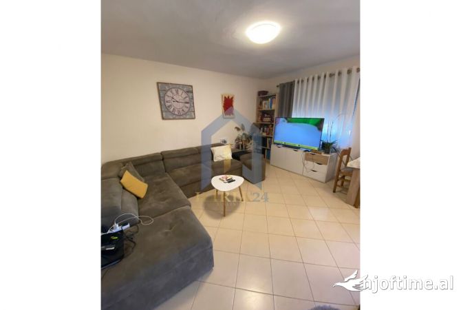 Apartament 1+1 per shitje ne "Vasil Shanto" 