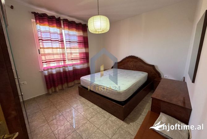 Apartament 2+1 per qira per banim ose per zyra ne “Bllok” 
