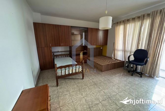 Apartament 2+1 per qira per banim ose per zyra ne “Bllok” 