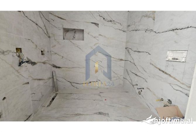 Shtepi ne shitje Apartament ne Tirane, 2+1, Mobilimi Bosh, pa mobiluar, Pagesa 290,000  Euro.